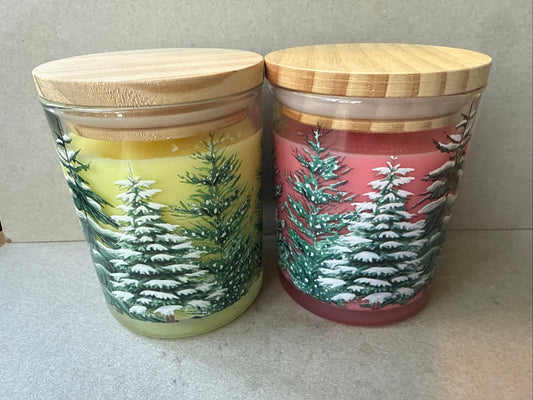 7 oz Christmas candle. 100% Scented soy wax. Christmas tree design.